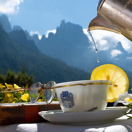 Hotel Savoia Dal 1924 San Martino Di Castrozza Kültér fotó