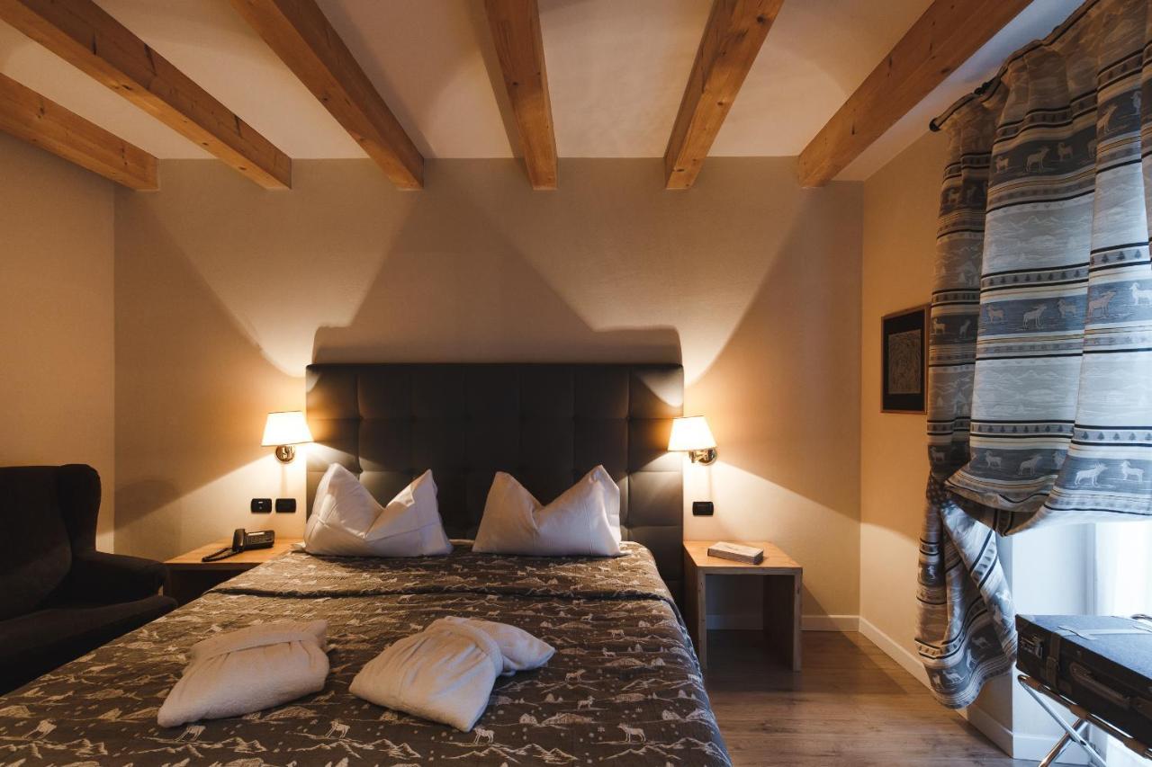 Hotel Savoia Dal 1924 San Martino Di Castrozza Kültér fotó